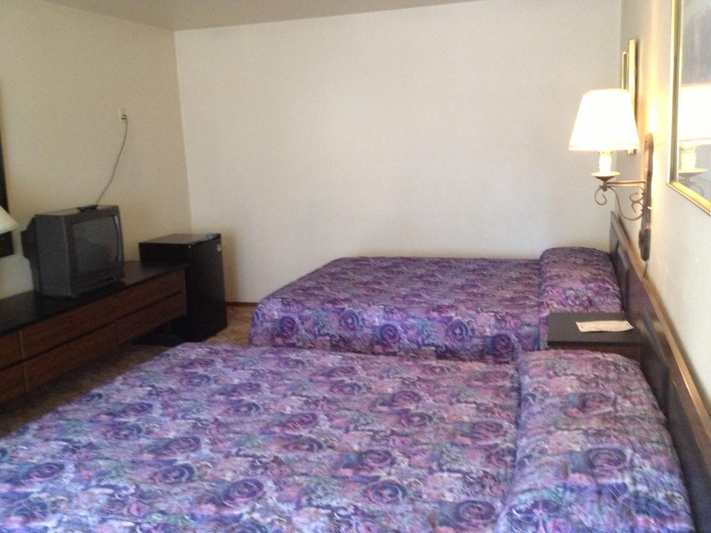 Budget Inn Грин-Ривер Экстерьер фото