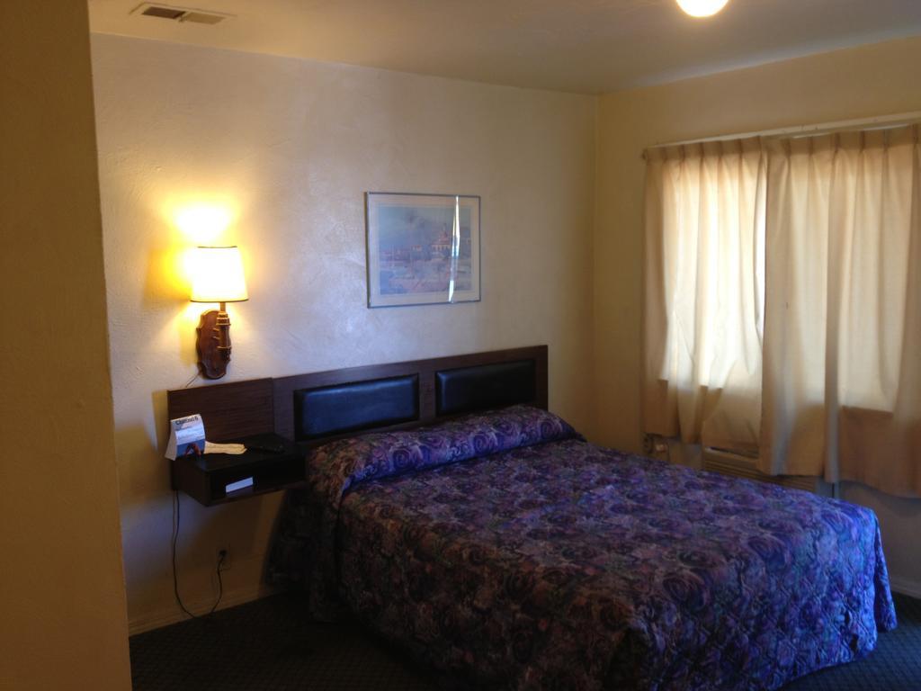 Budget Inn Грин-Ривер Экстерьер фото